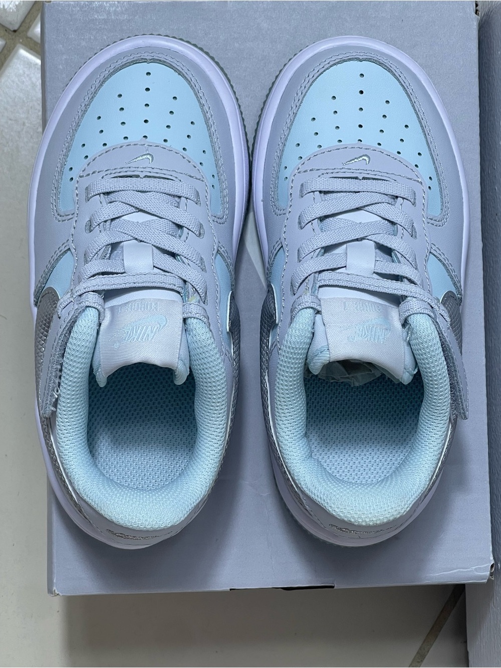 Nike Kids' Force 1 Low Easyon Light Blue and Gray Low-Top Sneakers Size 10C NWT